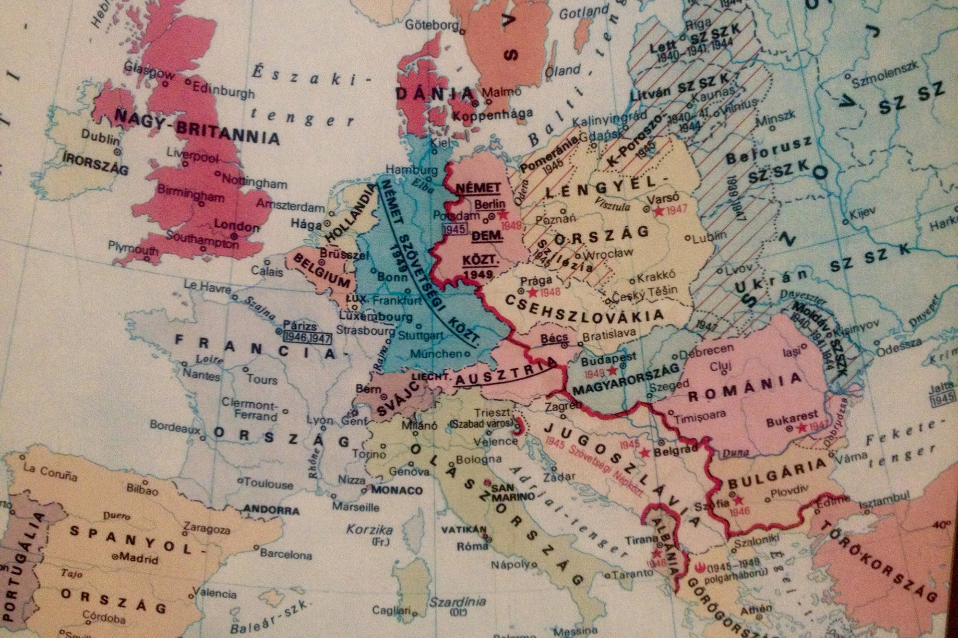 Historisk kart over Europa, med rumenske navn. 